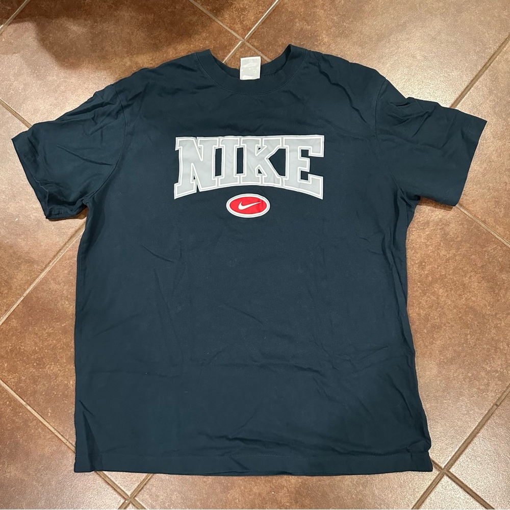 Nike Sportswear Essential T-Shirt